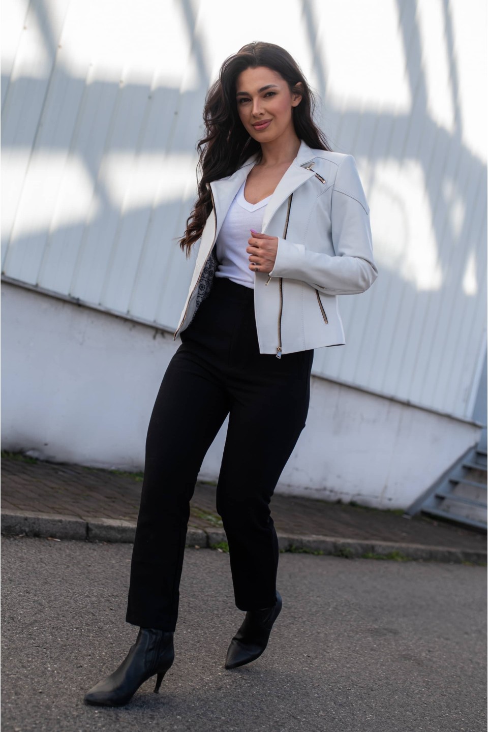 Kurtka Monika Off White - mocno taliowana | Monica Collection